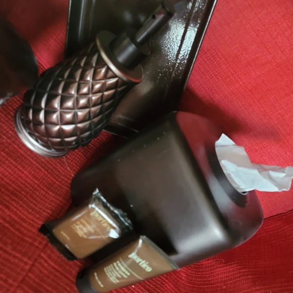 NEW! 6pc. Elegant Bronze/ Brown Metal / Ceramic Complete Bathroom Accessory Set - Picture 4 of 15